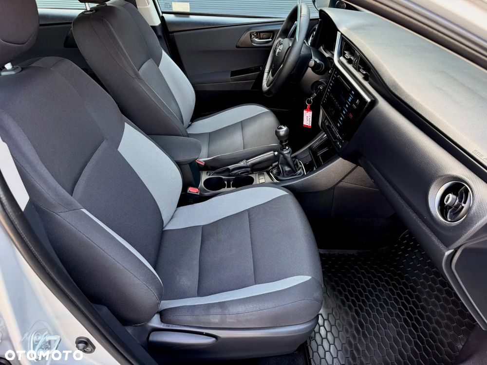 Toyota Auris 1.4 D-4D Dynamic - 20