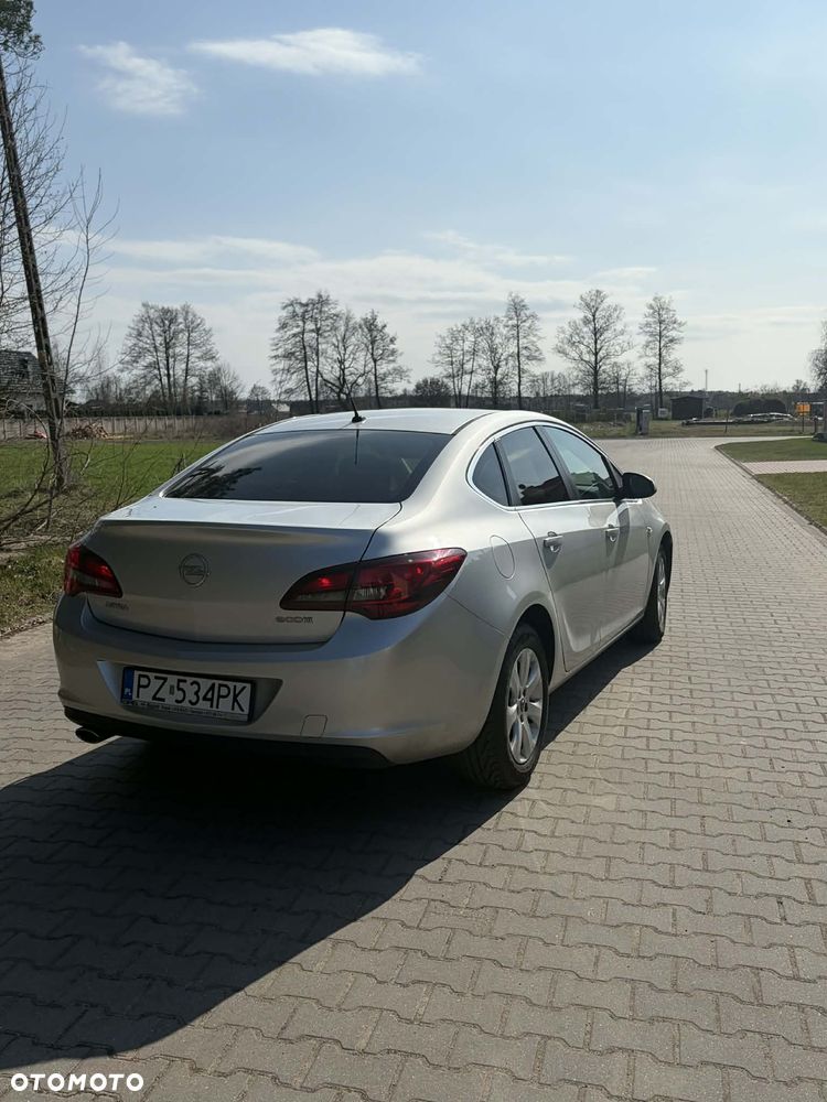 Opel Astra 1.4 T EU6 - 3