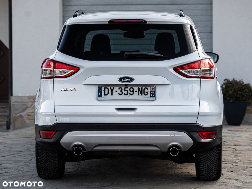 Ford Kuga 2.0 TDCi 2x4 Titanium - 16