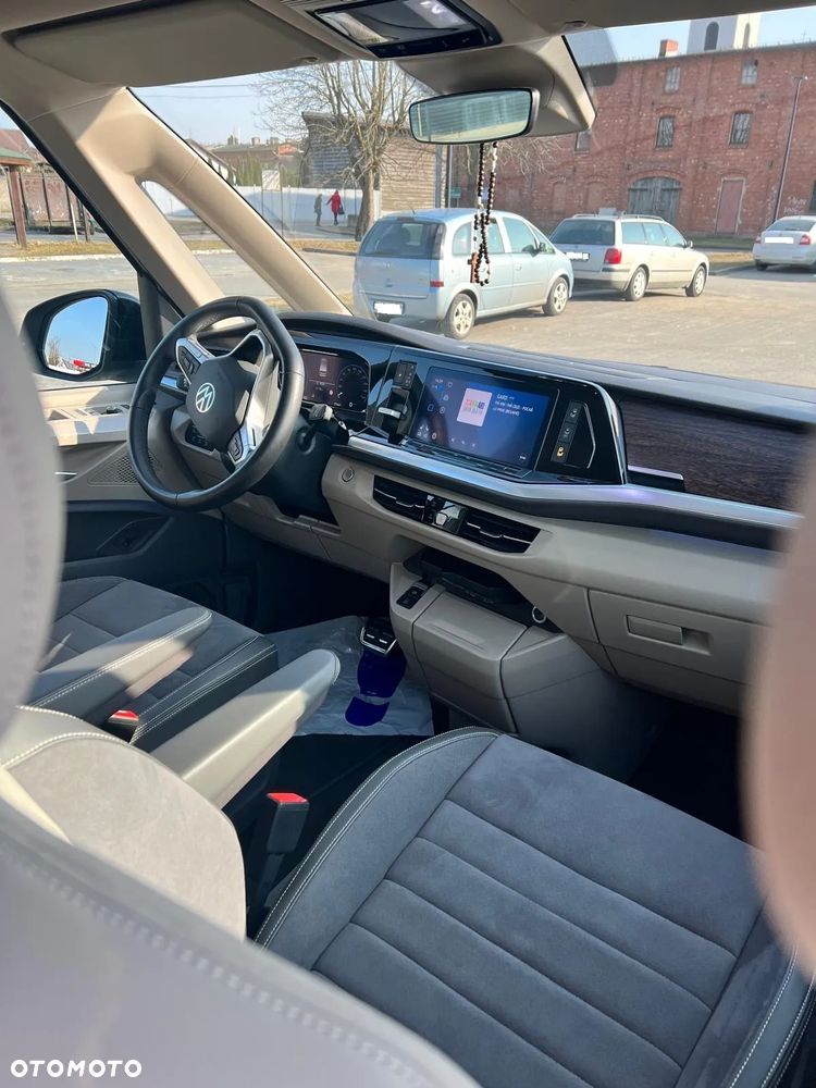 Volkswagen Multivan - 17