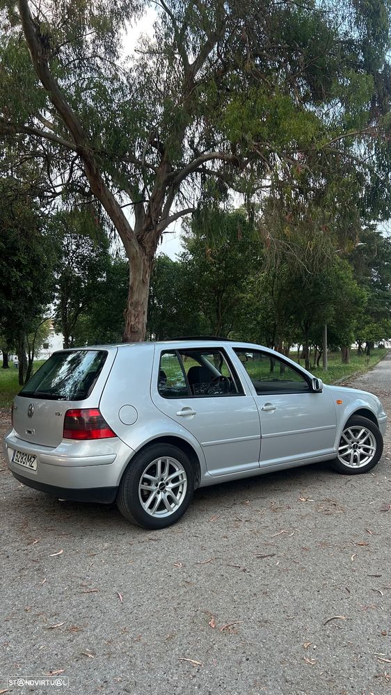 VW Golf 1.9 TDi Highline - 3