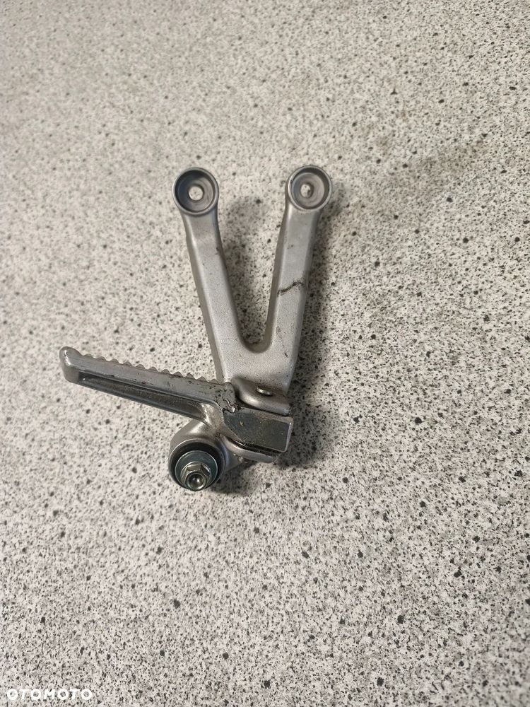 Set prawy tył, podnożek pasażera Honda CBR 900RR CBR900 RR CBR900RR CBR 900 RR - 1