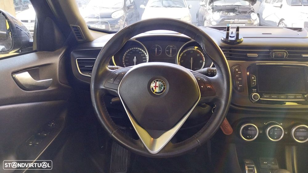 Alfa Romeo Giulietta 1.6 JTDm Distinctive J18 - 17