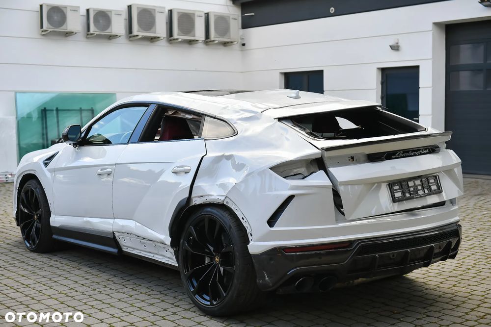 Lamborghini Urus - 5