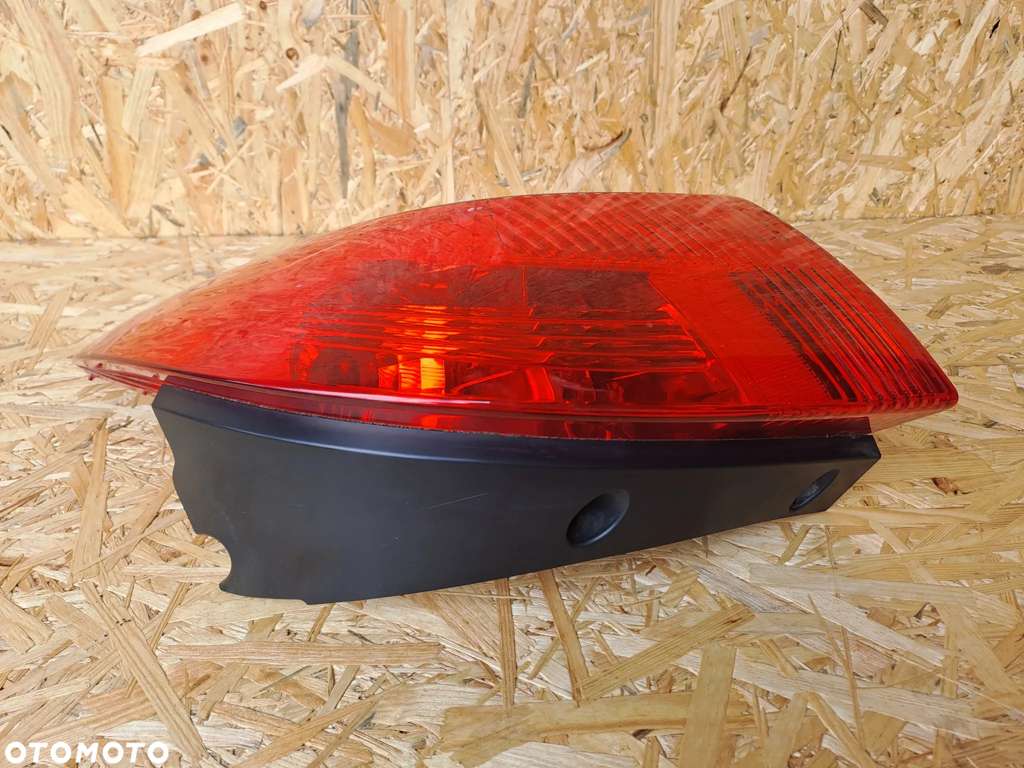 Lampa Tylna Tył Prawa Peugeot 308 SW T7 07-13r. - 2