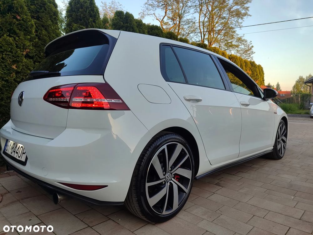 Volkswagen Golf GTI (BlueMotion Technology) DSG - 14