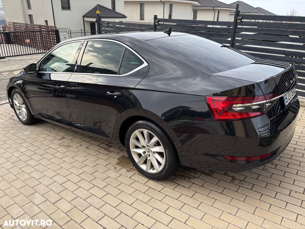 Skoda Superb 2.0 TDI DSG Ambition - 3