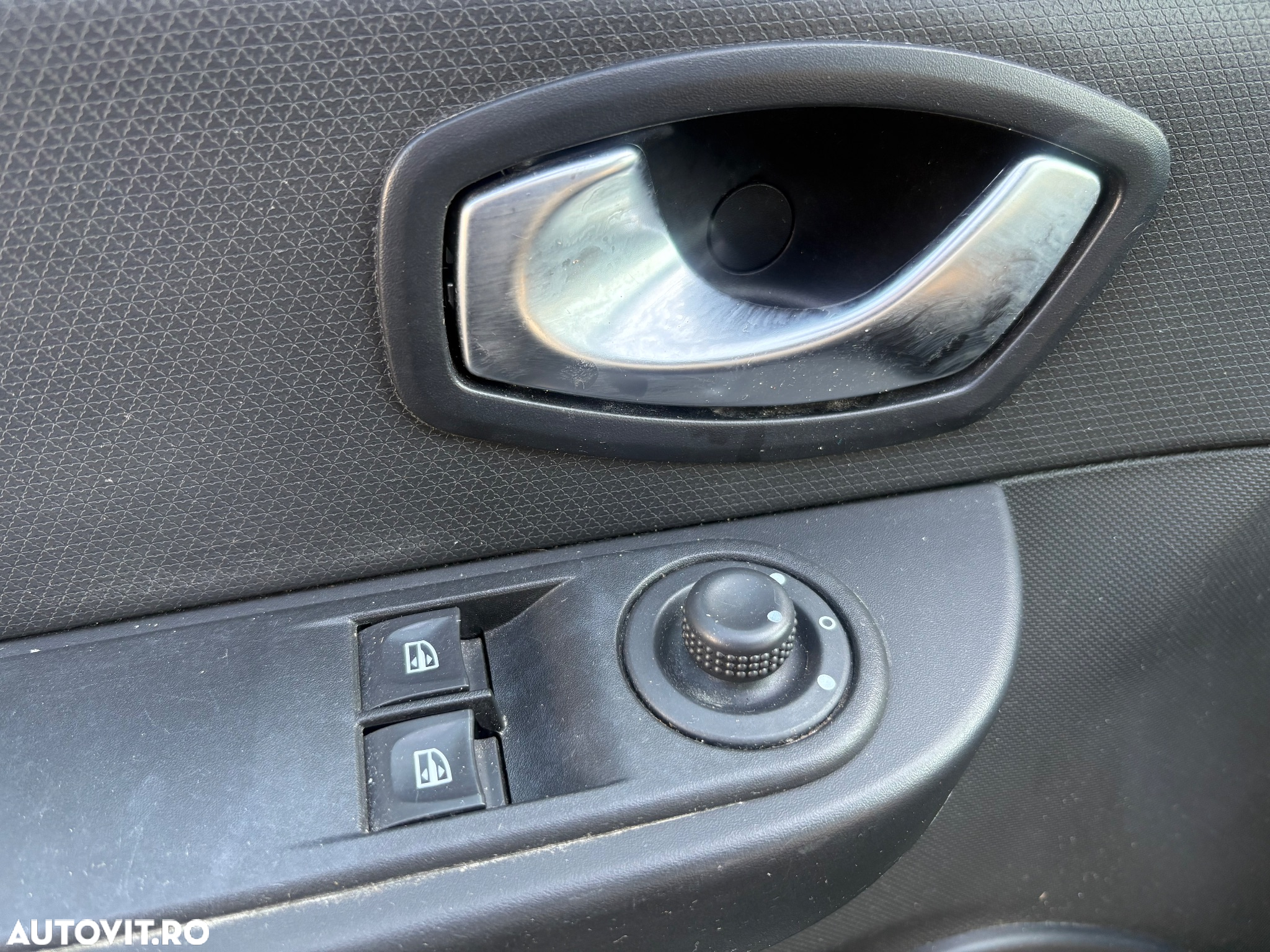 Renault Clio (Energy) TCe 90 Start & Stop INTENS - 23