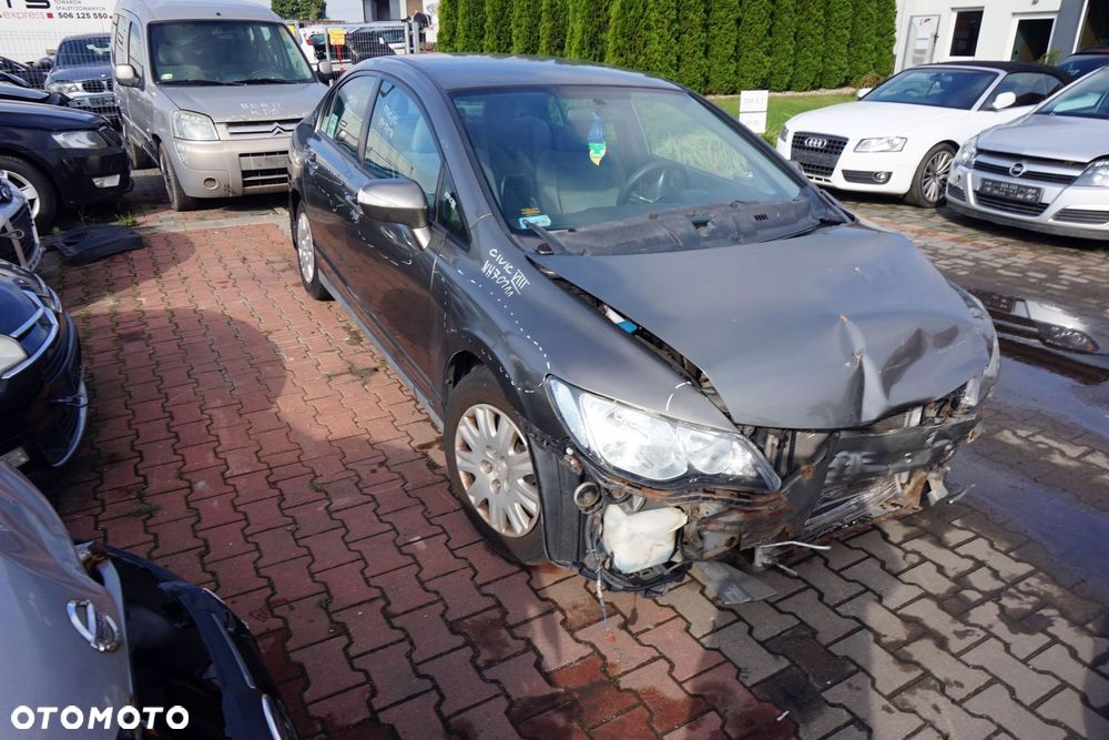 HONDA CIVIC VIII SEDAN 2007 NH701M 1.8 16V R18A2 140KM PHE4 SZARY na części - 7
