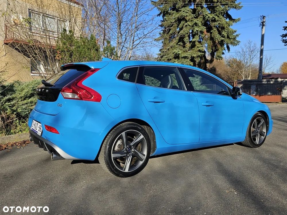 Volvo V40 D2 R-Design - 4