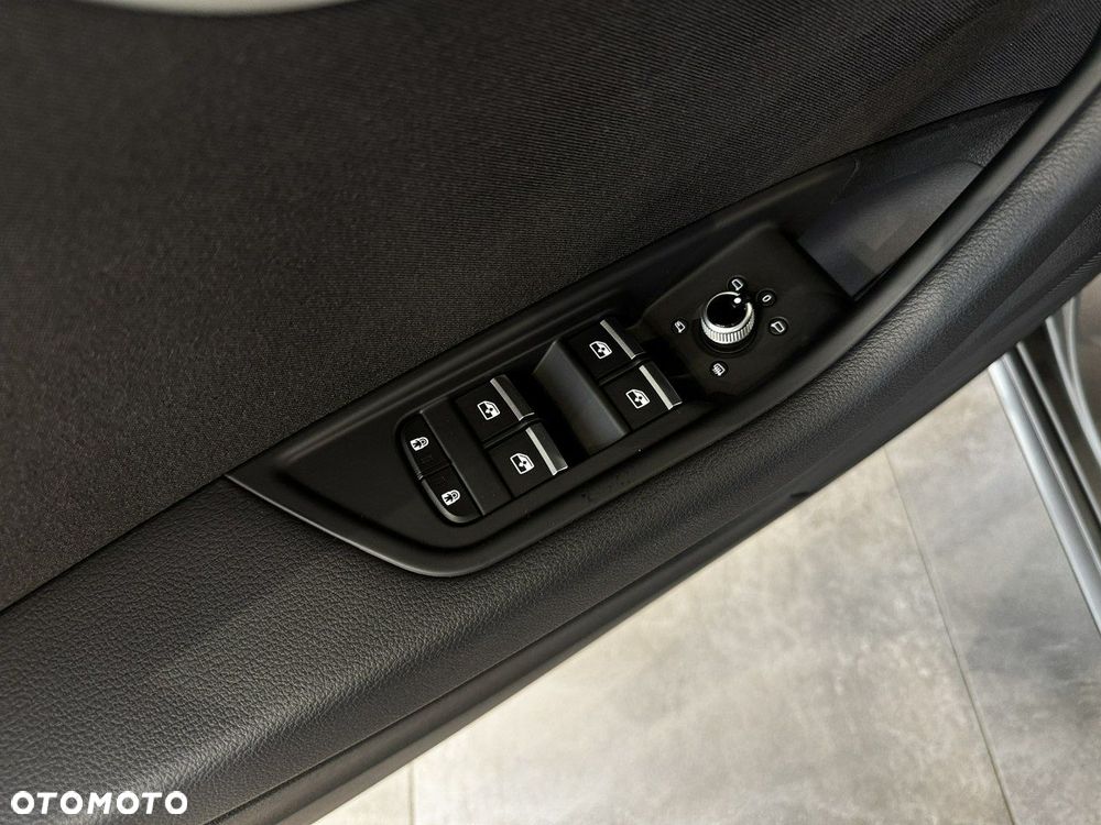 Audi A4 Limousine - 16