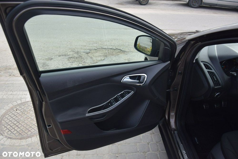 Ford Focus 1.5 EcoBlue STart-Stopp-System TITANIUM - 16