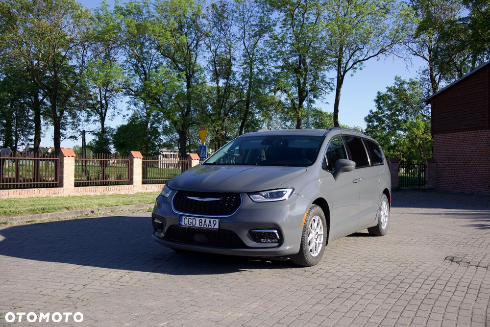Chrysler Pacifica - 2