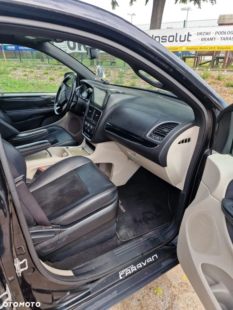 Dodge Grand Caravan 3.6 R/T - 16