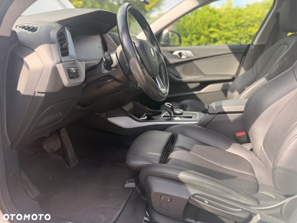BMW Seria 2 218i - 14