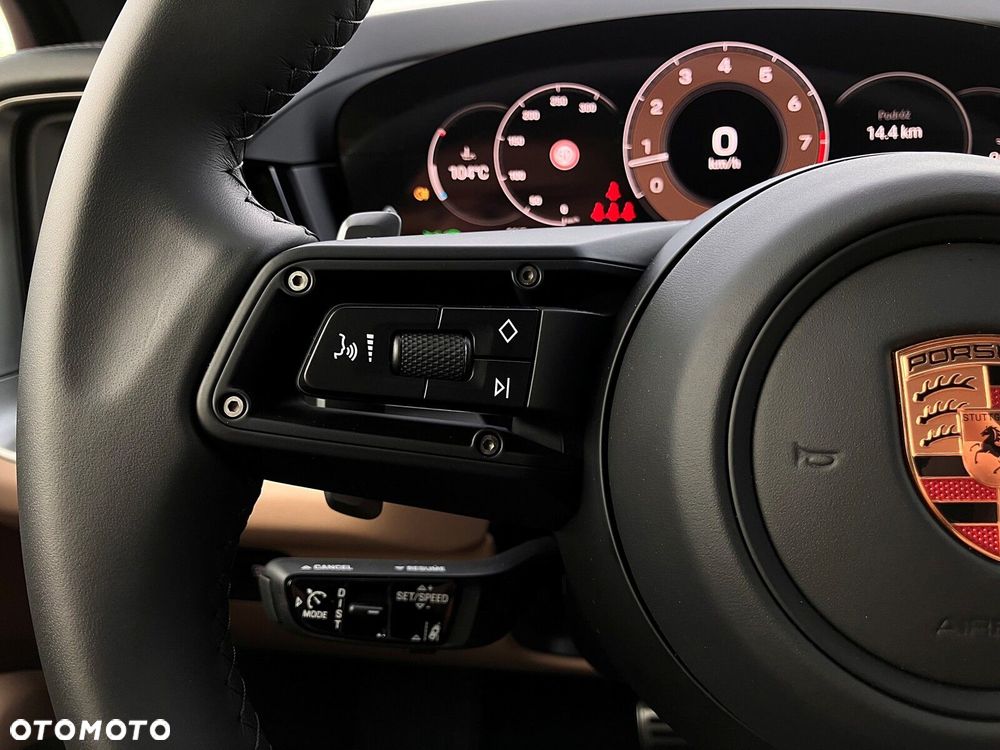 Porsche Cayenne - 25