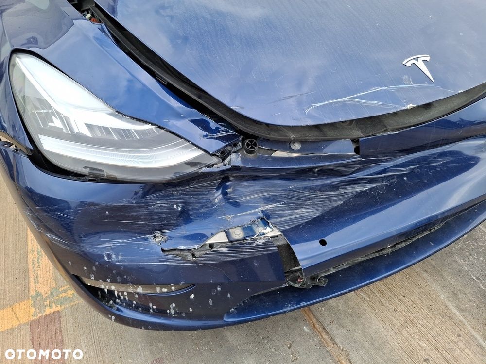 Tesla Y Long Range AWD - 9