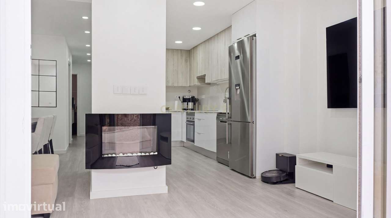 Apartamento T1 transformado em T2 no Fogueteiro, Amora - Grande imagem: 3/21