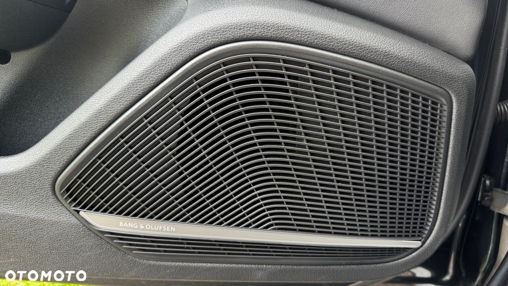 Audi A4 Avant 2.0 TDI DPF clean diesel S line Sportpaket - 22