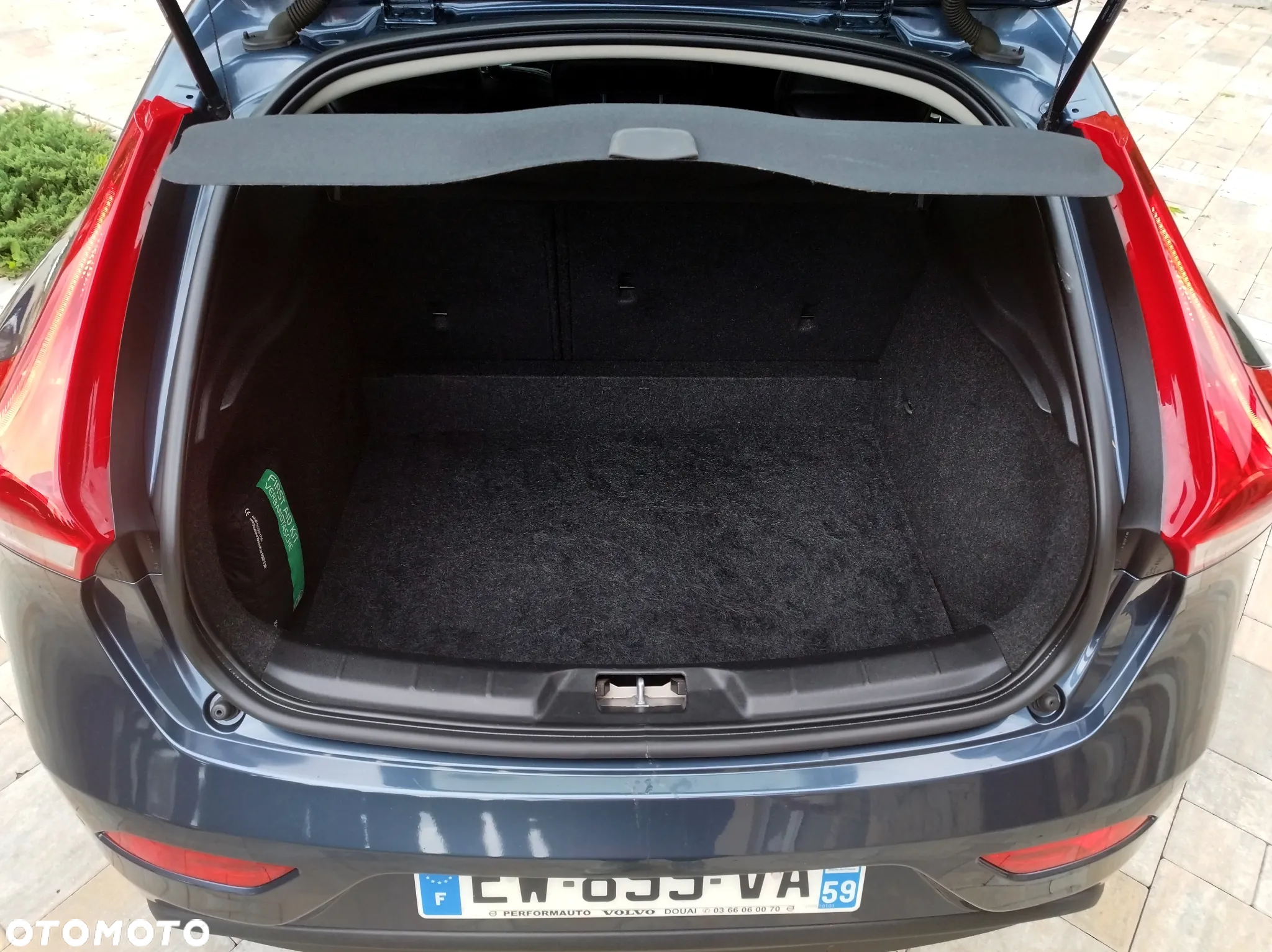 Volvo V40 - 25