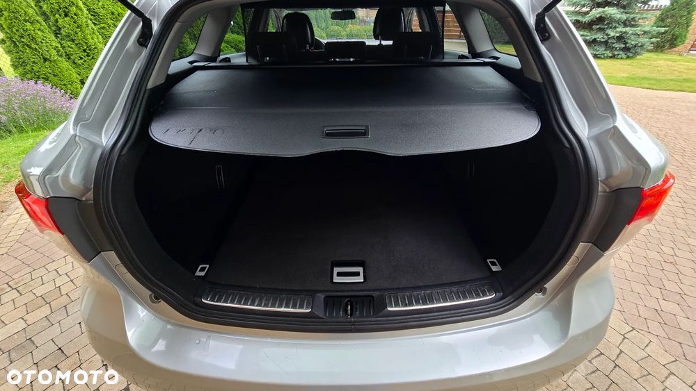 Toyota Avensis - 32