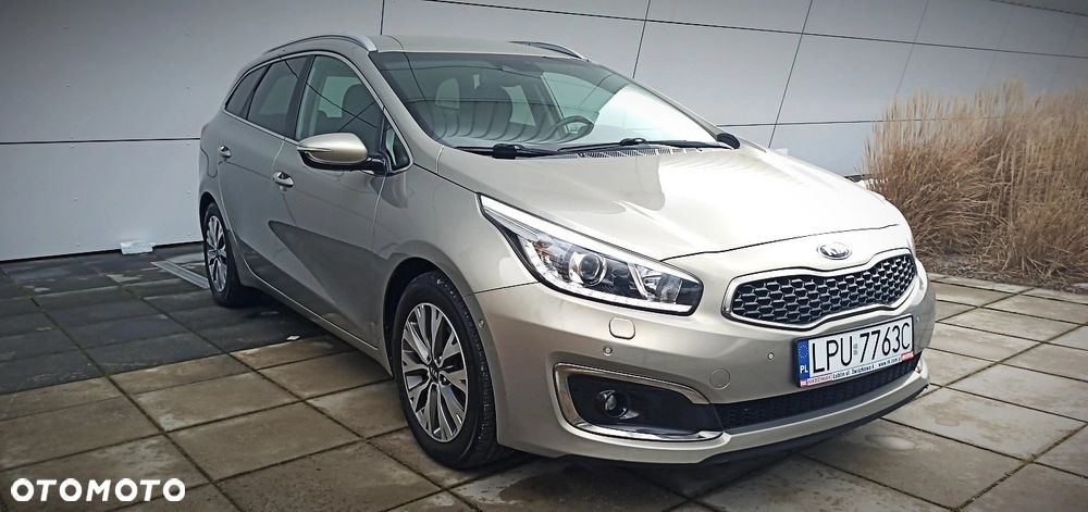 Kia Ceed 1.6 CRDi 136 DCT ISG Platinum Edition - 6