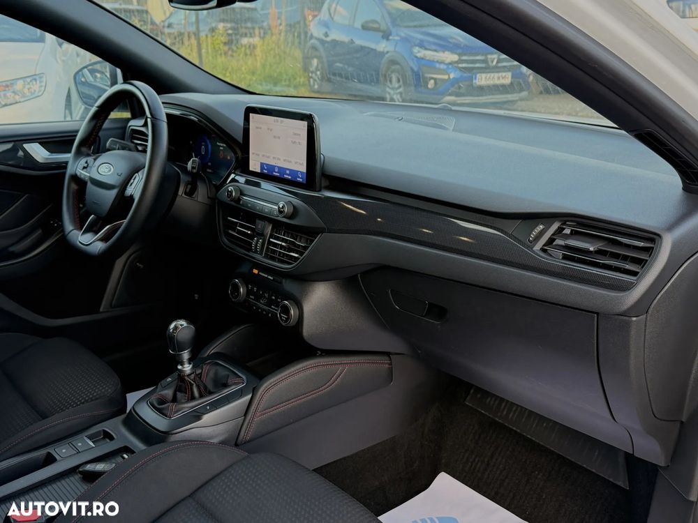Ford Focus 1.0 EcoBoost MHEV ST-Line - 12