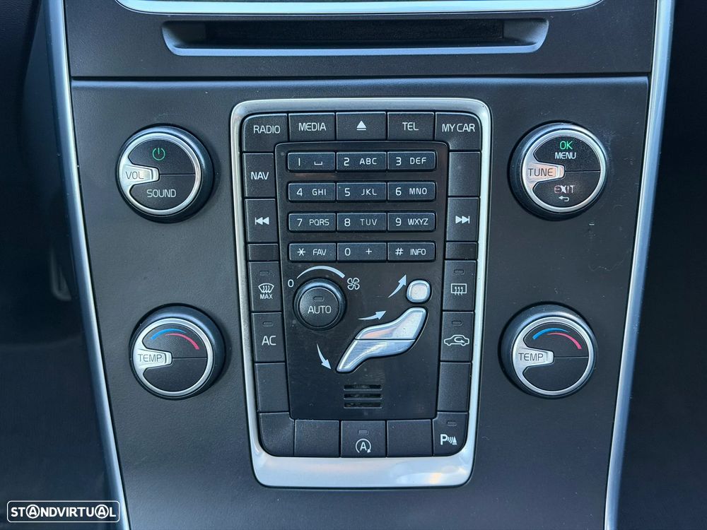 Volvo V60 D2 Momentum - 12