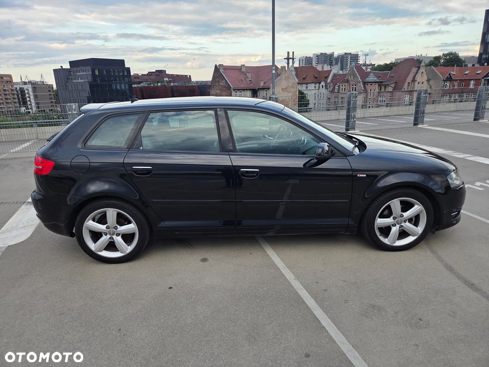 Audi A3 Sportback 2.0 TDI DPF S line Sportpaket plus - 4