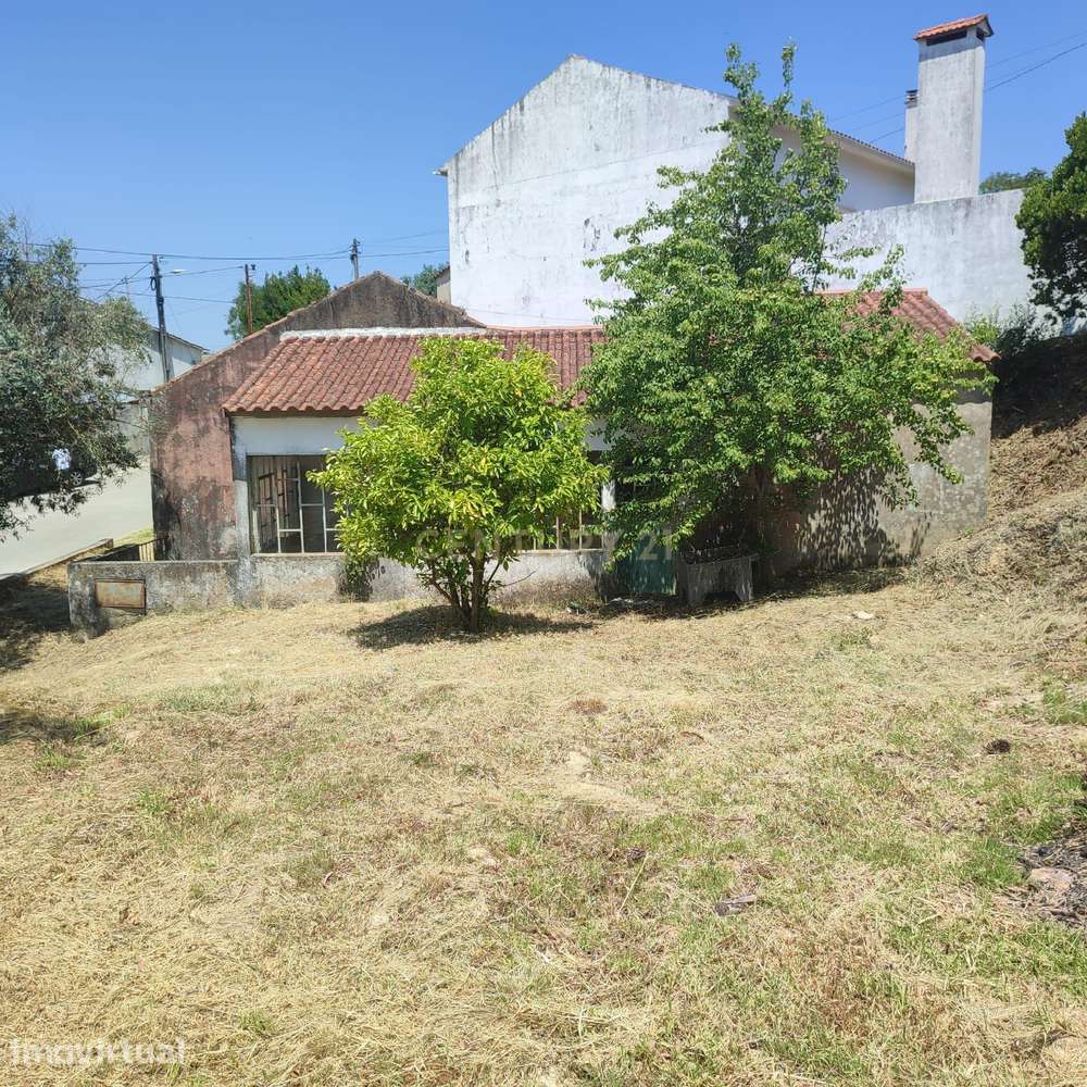 Moradia com terreno em Serra de Baixo, Sabacheira em Tomar - Grande imagem: 4/21