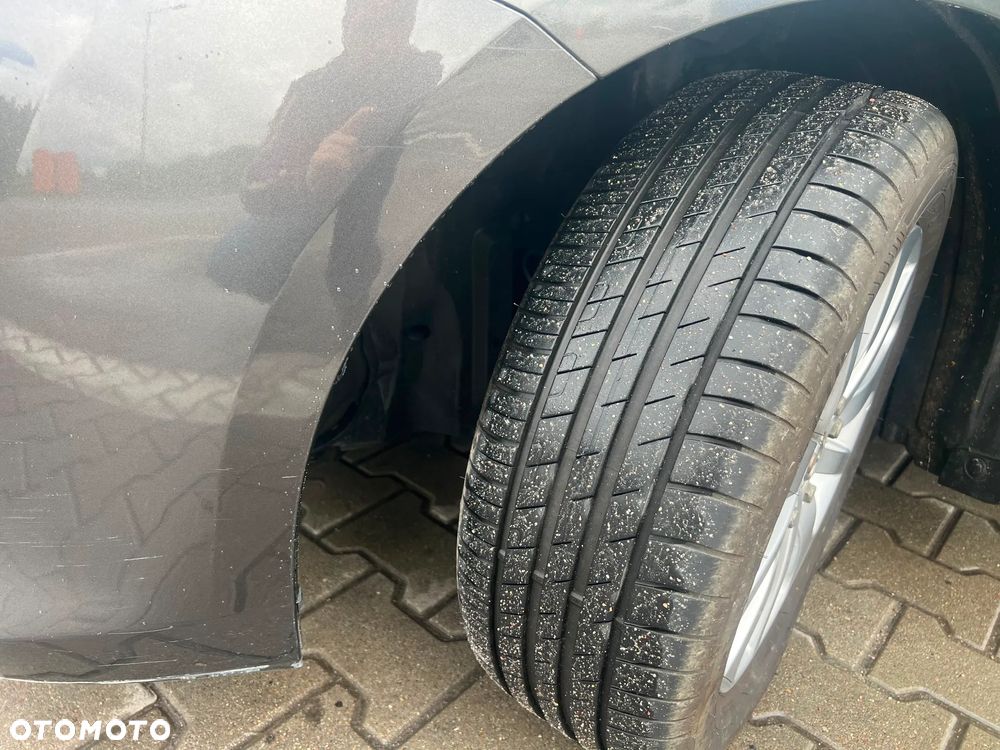 Mazda 3 2.0 MZR Exclusive-Line - 10