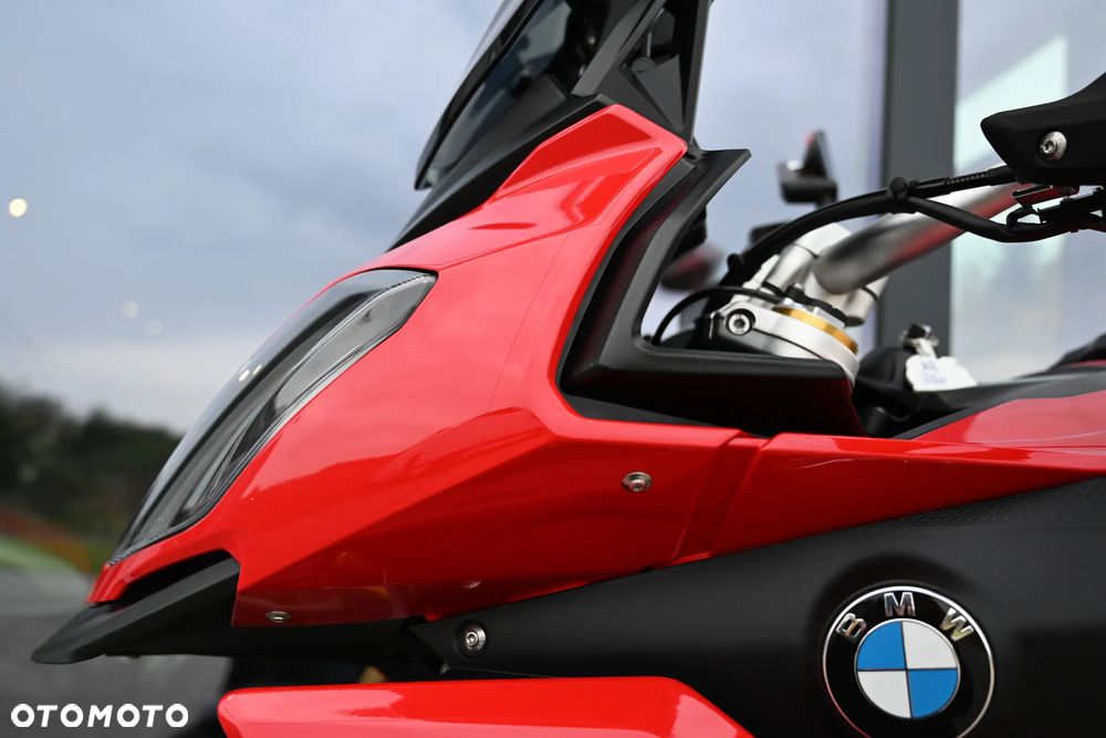 BMW XR - 18