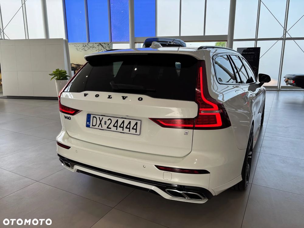 Volvo V60 D4 R-Design - 29