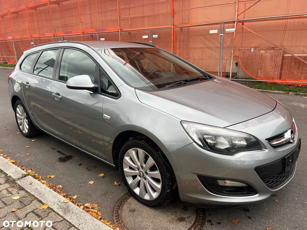 Opel Astra 1.4 Turbo Design Edition - 1
