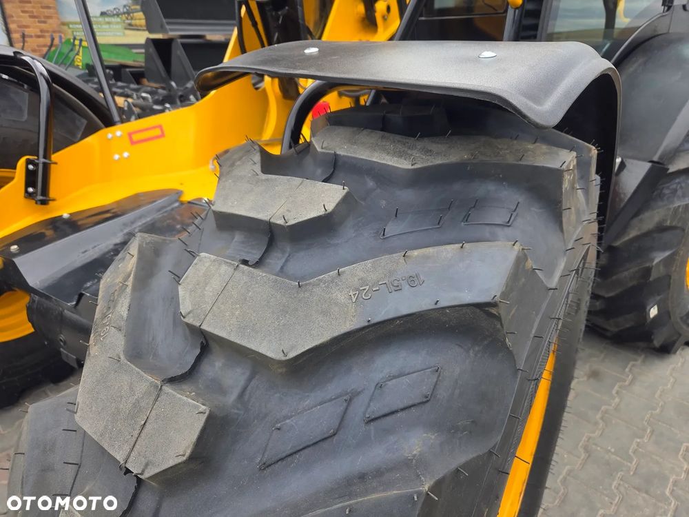JCB TM 320 S  542. 70 MANITOU - 19