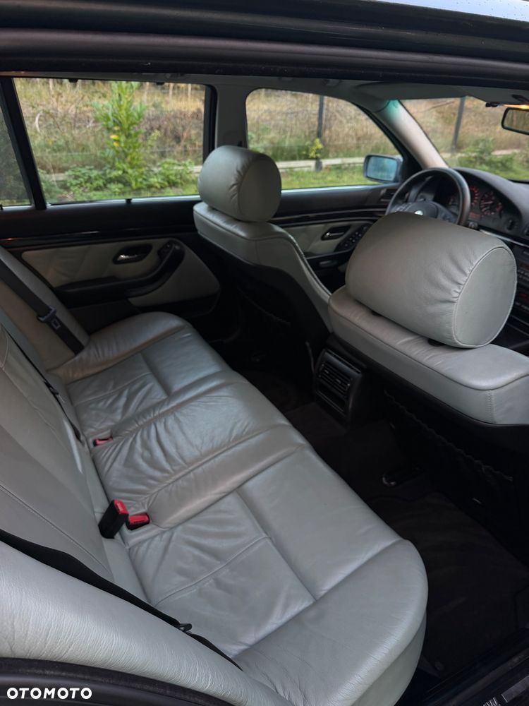 BMW Seria 5 - 16