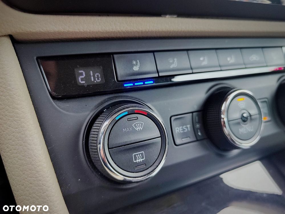 Skoda Superb 2.0 TSI 4x4 L&K DSG - 9