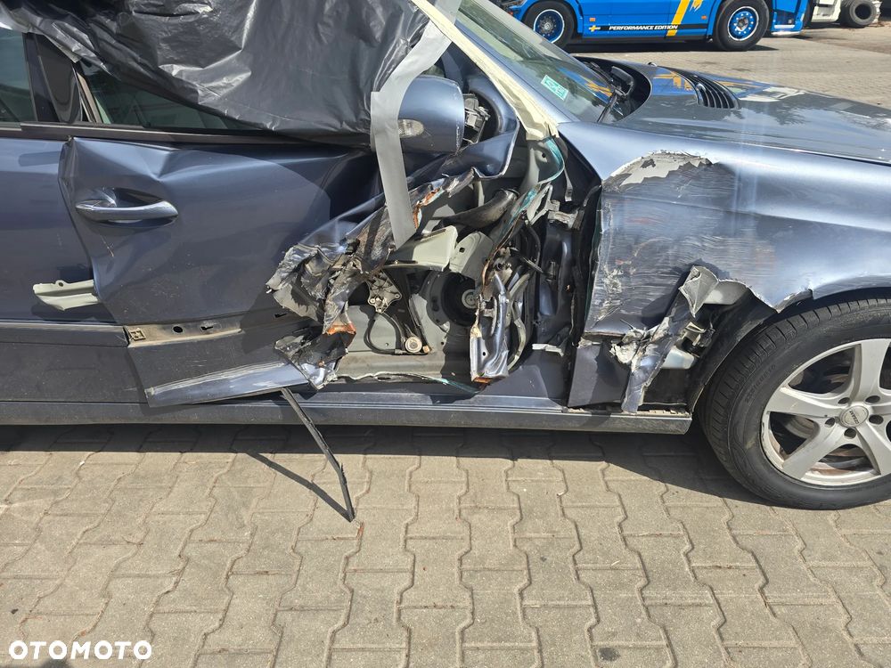Mercedes-Benz Klasa E 220 CDI Elegance DPF - 4