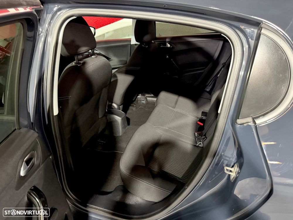 Peugeot 208 1.2 PureTech Style - 20