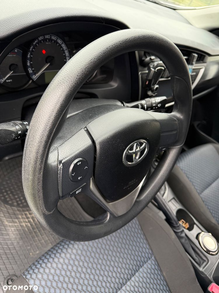 Toyota Auris - 12