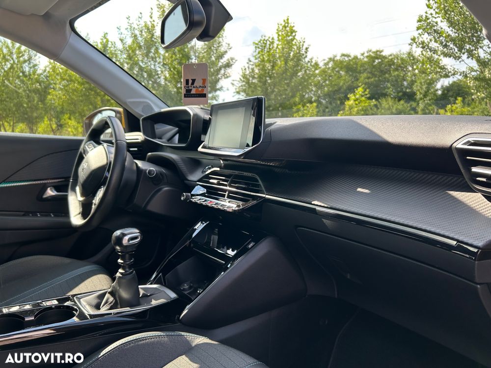 Peugeot 208 PureTech 100 Allure - 13