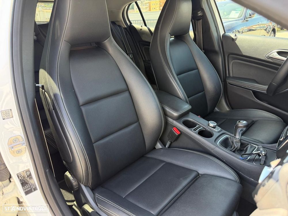 Mercedes-Benz GLA 180 AMG Line - 18