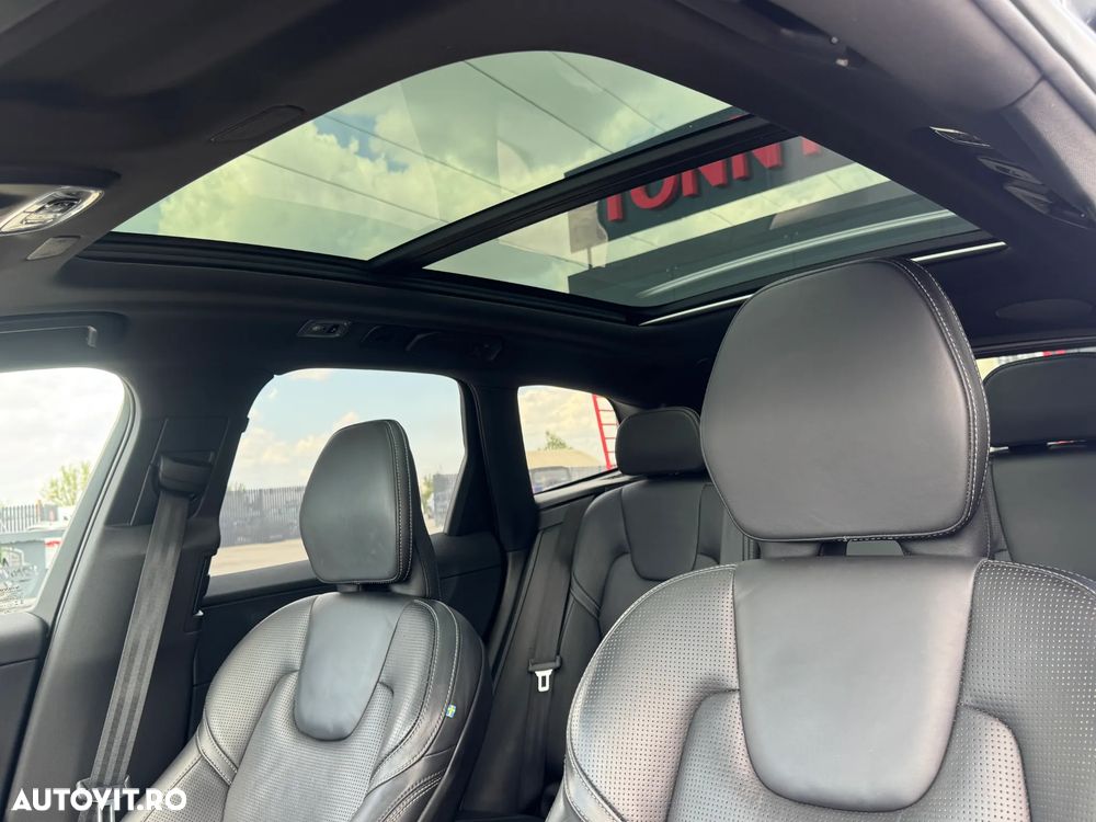 Volvo XC 60 D5 AWD R-Design - 29