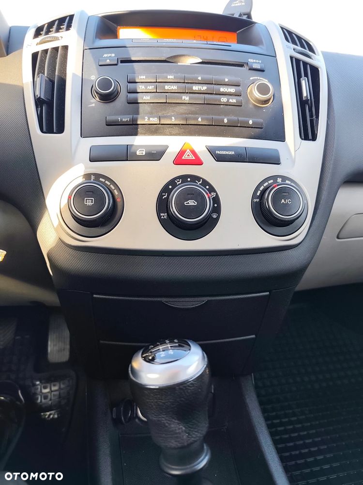 Kia Ceed - 24