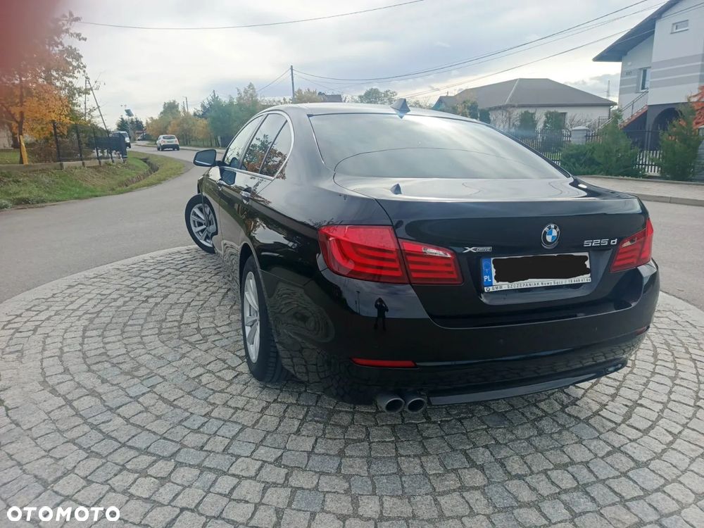 BMW Seria 5 525d xDrive - 4