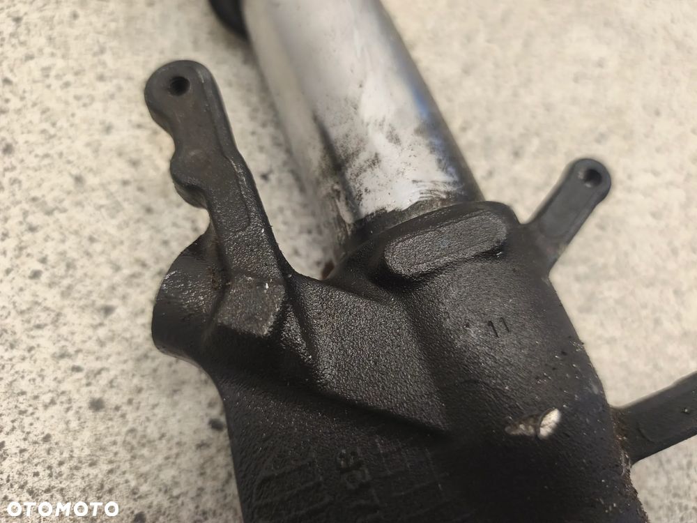 Laga lewa, zawieszenie przód, amortyzator, kopyto Suzuki GSXR 750 GSXR750 GSX-R 750 - 12