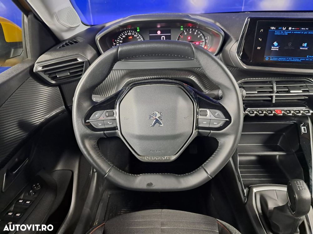 Peugeot 208 - 12