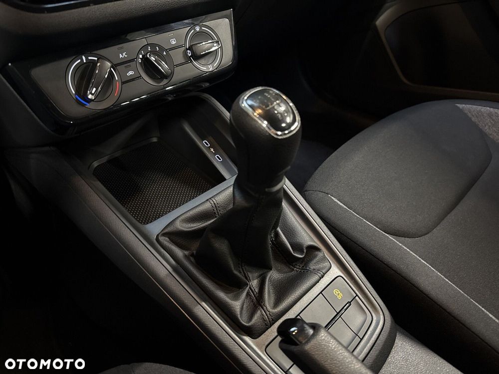 Skoda Kamiq 1.0 TSI Essence - 24