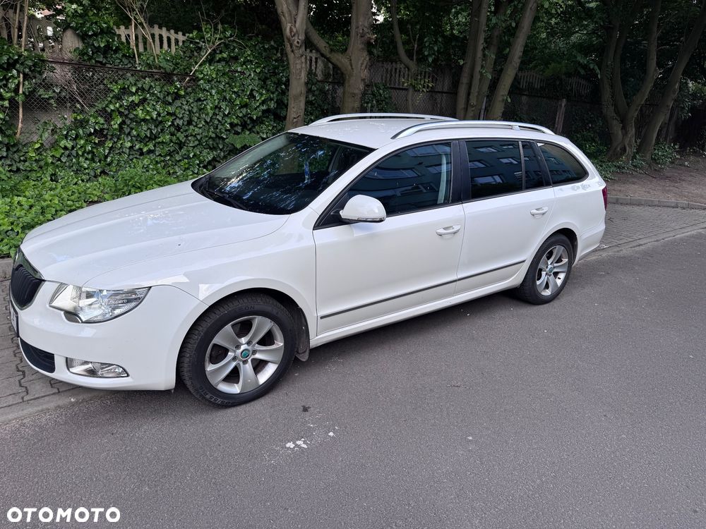 Skoda Superb 2.0 TDI Active DSG - 8