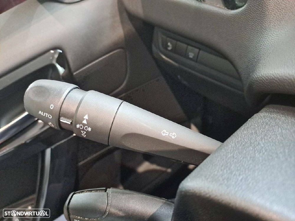 Peugeot 208 1.2 PureTech Signature - 14